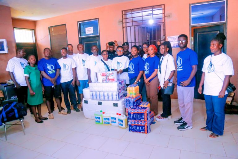 Ggratis Leas Foundation Worldwide Shares Love And Hope With Katamanso Police Officers, Detainees